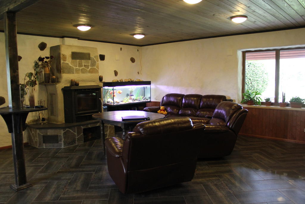 Krapi Guesthouse Treimani Δωμάτιο φωτογραφία