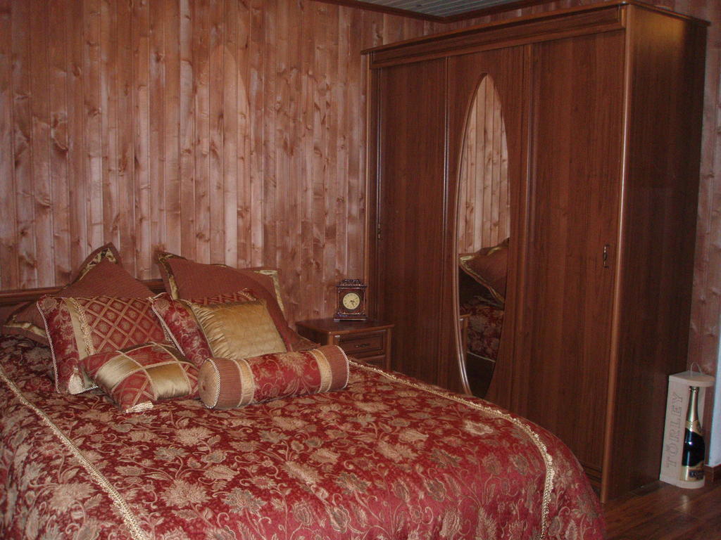 Krapi Guesthouse Treimani Δωμάτιο φωτογραφία